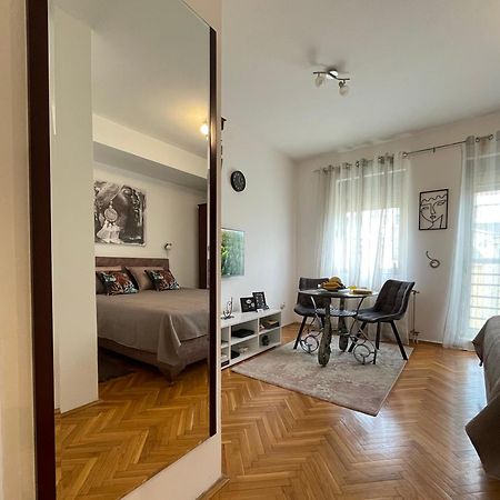 Апартаменты Apartman 62 - Besplatan Gradski Parking - Нови-Сад Экстерьер фото